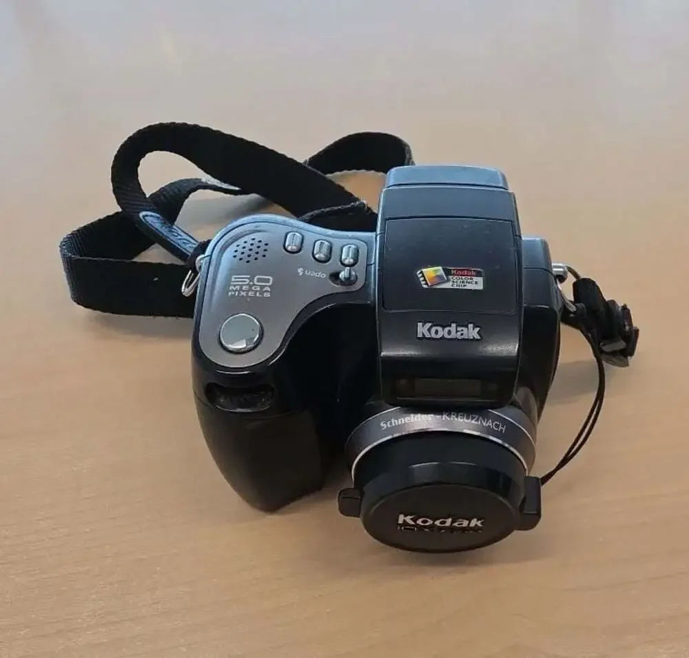 KODAK EasyShare Camera DX7590 5.0 MP With Camera Dock 6000 H24 Not Tested!